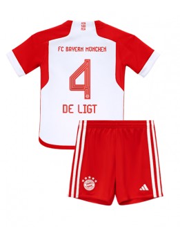 Billige Bayern Munich Matthijs de Ligt #4 Hjemmedraktsett Barn 2023-24 Kortermet (+ Korte bukser)